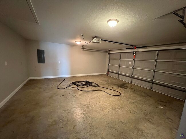 Building Photo - 114 Tahoe Ln