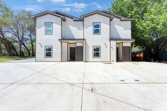 Building Photo - 1305 Mill St
