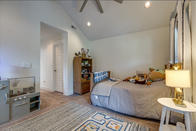 Building Photo - 2405 Chapel Ave