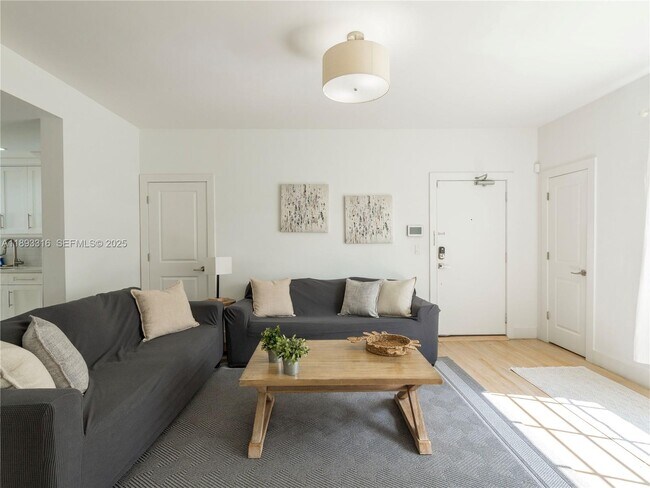 Building Photo - 241 28th St