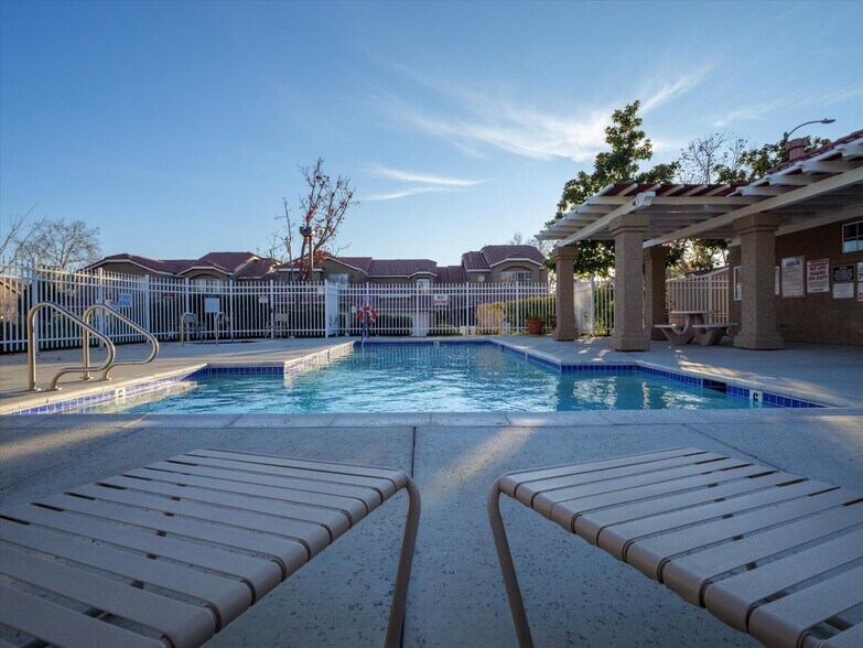 Building Photo - 28154 Bobwhite Cir