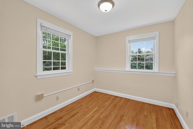 Building Photo - 406 Gilmoure Dr