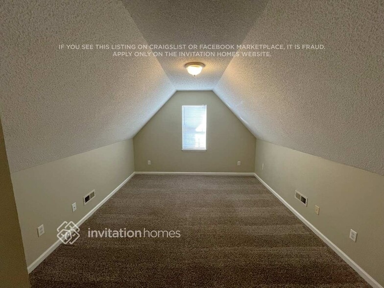 Building Photo - 3869 Longwood Dr SW