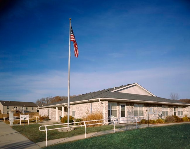 Building Photo - 1185 State Rte TT