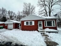 Building Photo - Two Bedroom One Bathroom Available in Battle Creek
