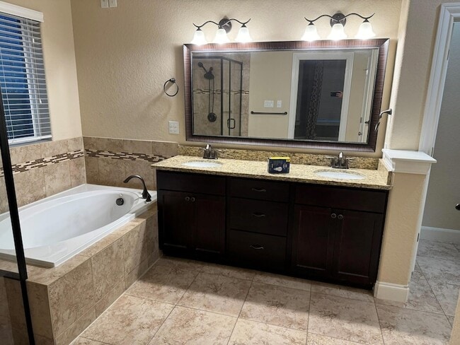 Building Photo - 28815 Chaffin Light