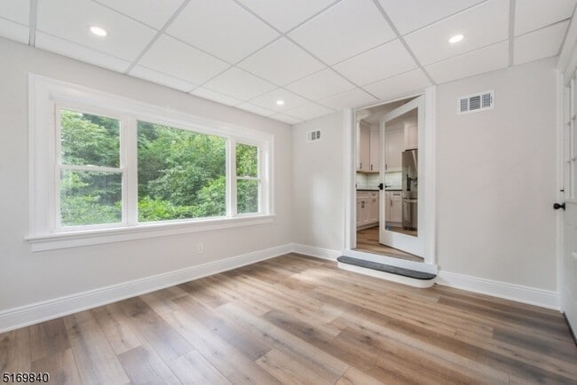 Building Photo - 31-37 Oak Grove Rd