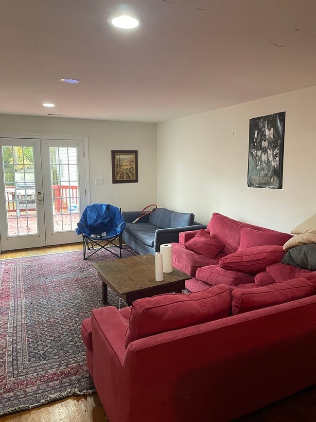 Building Photo - Perfect Home a Block from Mary Munford