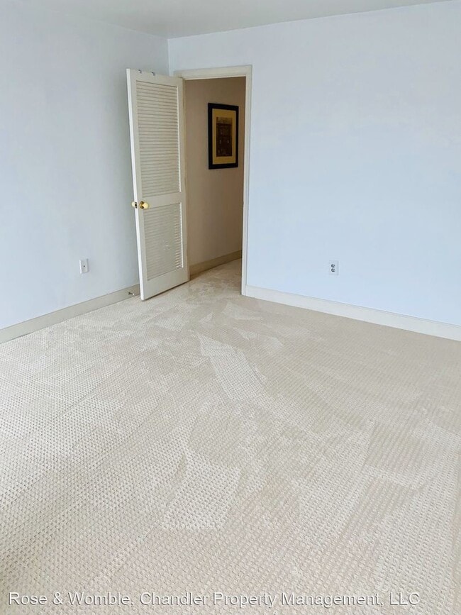 Building Photo - 1 br, 1 bath House - 40 Rader St #411