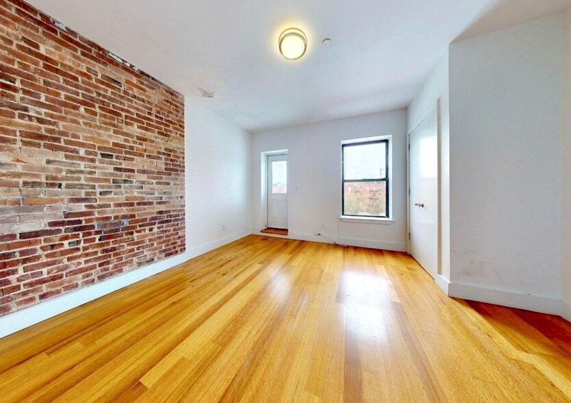 Building Photo - West 134th Street