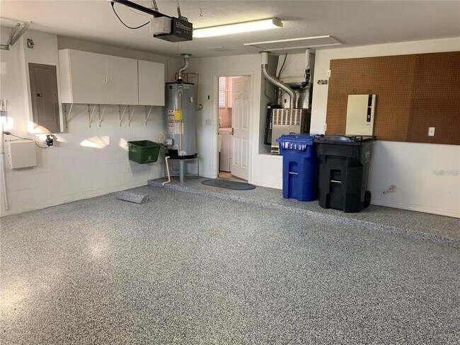 Building Photo - 10724 Banfield Dr