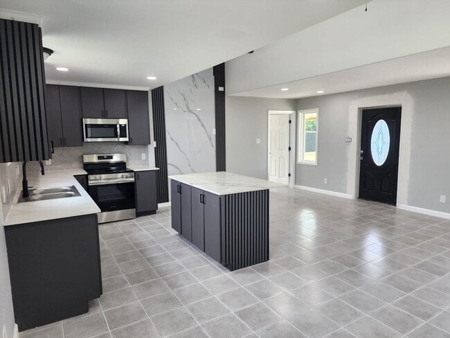 Building Photo - 386 Rd 591701