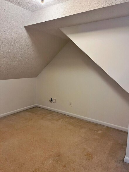 Building Photo - 168 Mountain Brook Dr