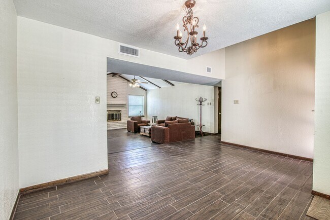 Building Photo - Beautiful 1-story southwestern-style home in west El Paso