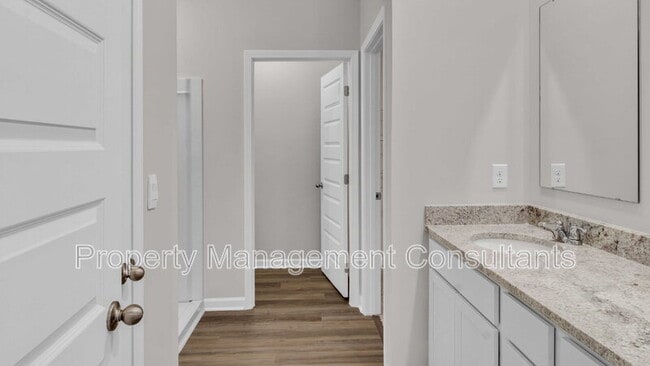 Building Photo - 319 Murphy Ln