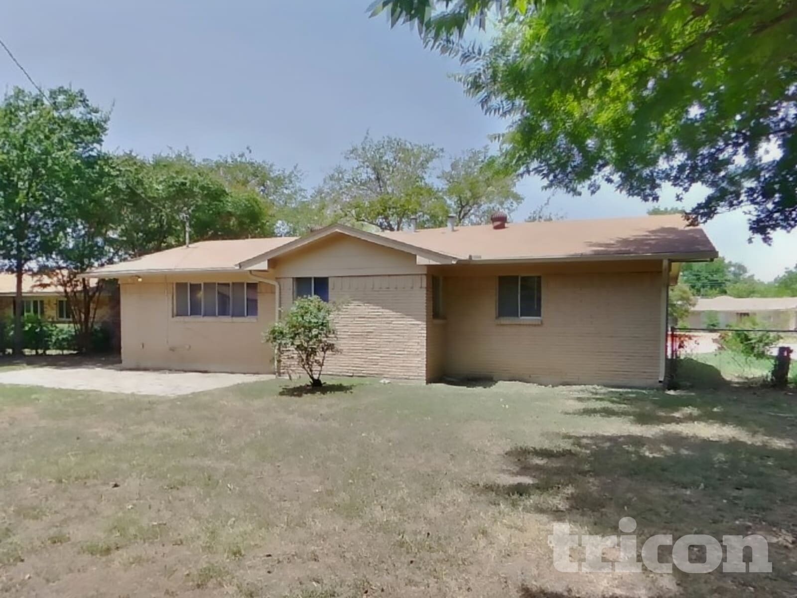 Building Photo - 4725 South Dr W
