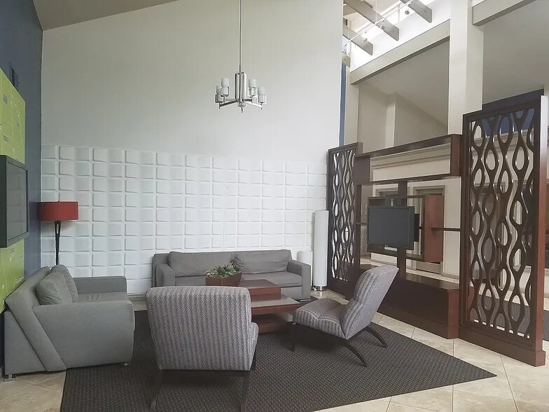 Building Photo - 5565 Canoga Ave