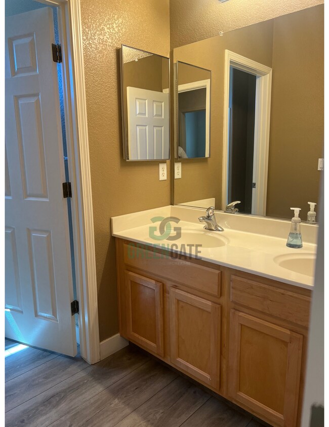 Building Photo - 4104 Retreat Ct