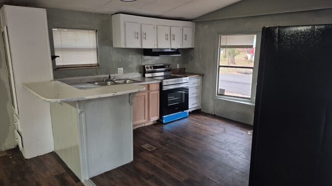 Building Photo - Mobile Home