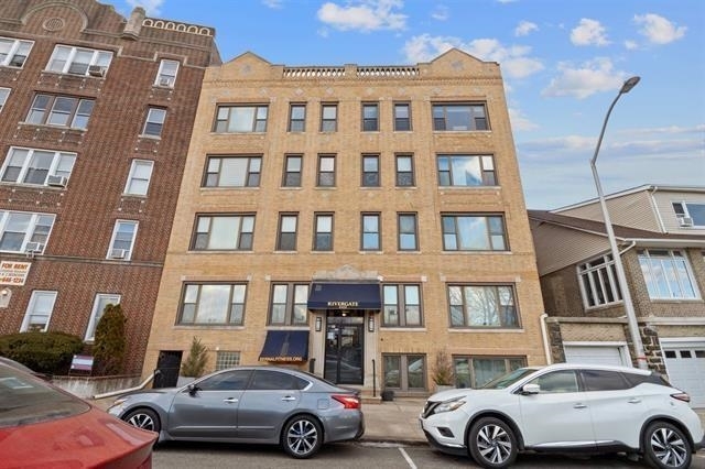 Building Photo - 6405 BLVD E