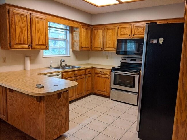 Building Photo - 13765 Apple Ln