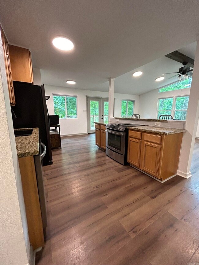 Building Photo - 428 Plum Hollow Blvd