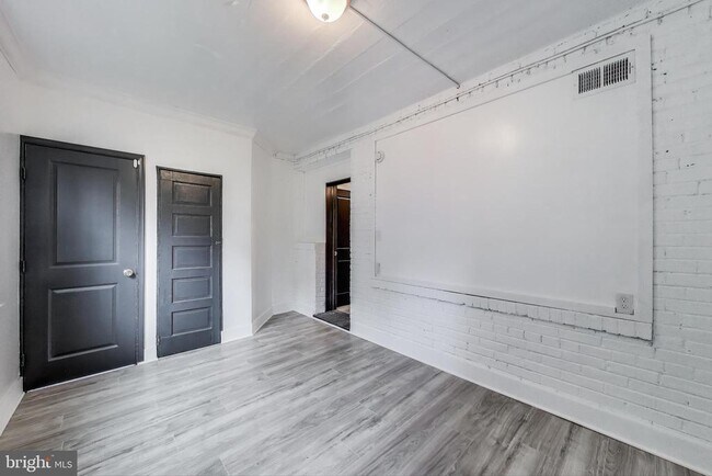 Building Photo - 3918 10th St NE