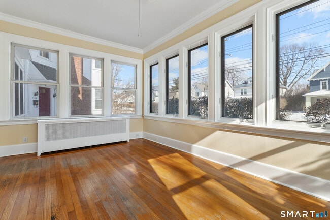 Building Photo - 1955 Chapel St