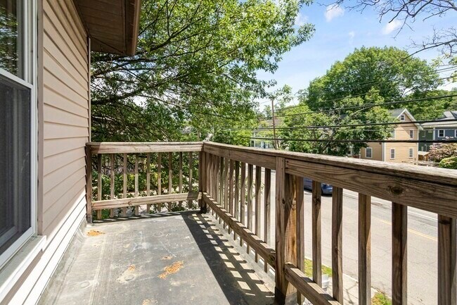 Building Photo - 77 Wildwood Ave