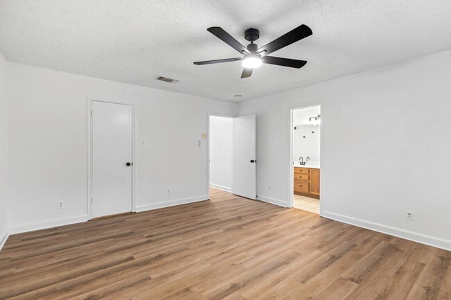 Building Photo - 16031 Watering Point Dr