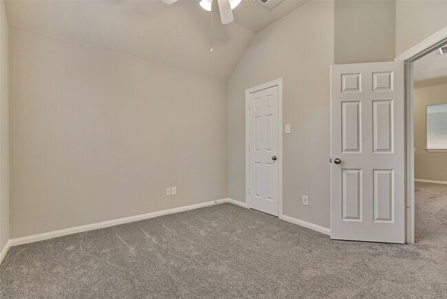 Building Photo - 7 Raindance Ct