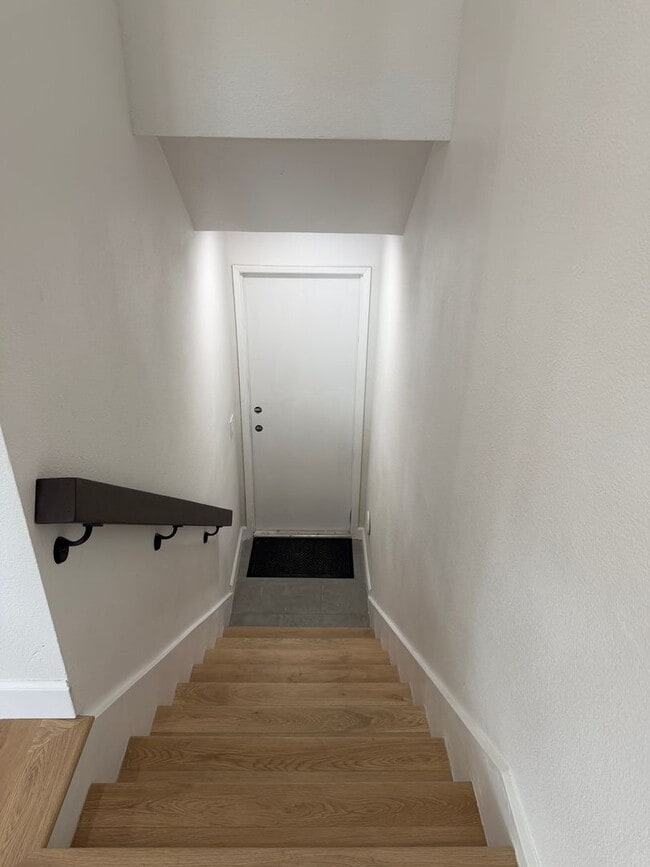 Building Photo - Townhome In Rosemead
