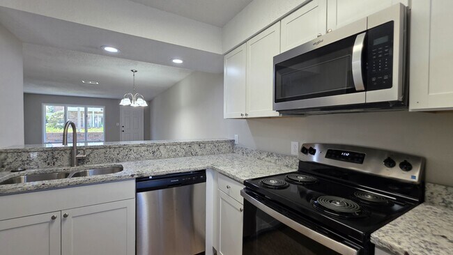 Building Photo - 409 Garden Dr
