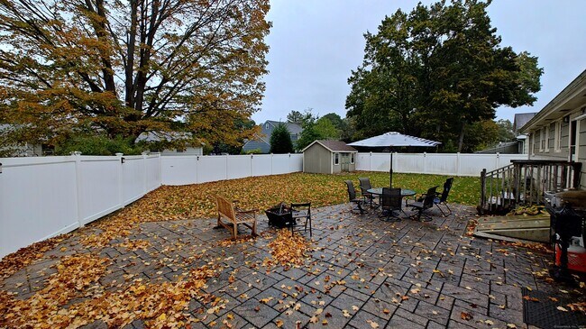 Building Photo - 56 Dessa Dr