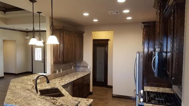 Building Photo - 13070 NE Clearwater Cir