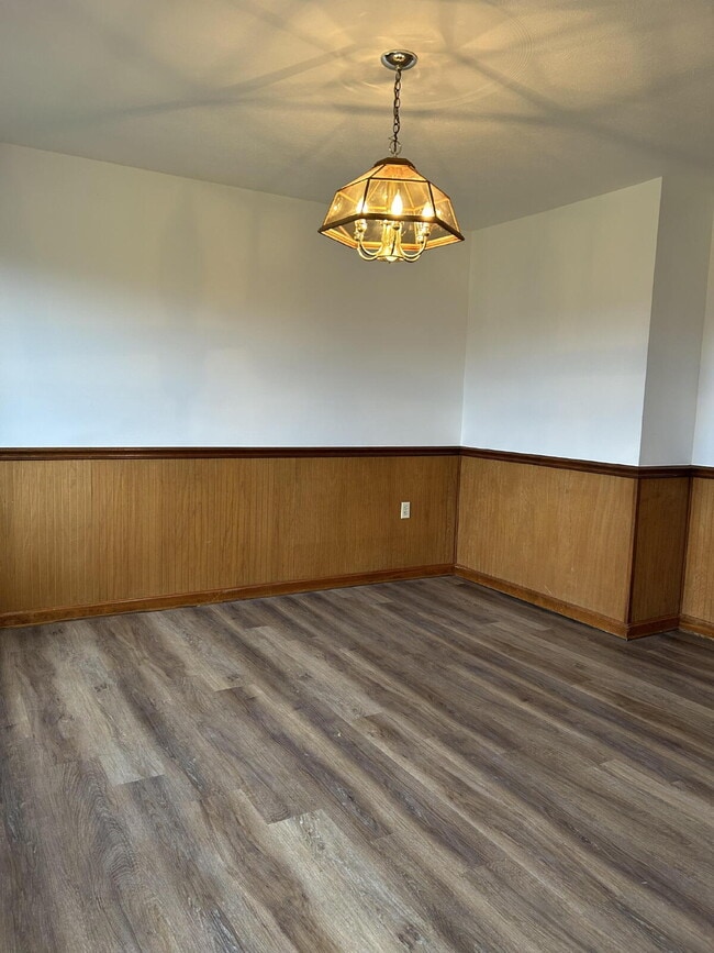 Building Photo - 322 Junction Rd