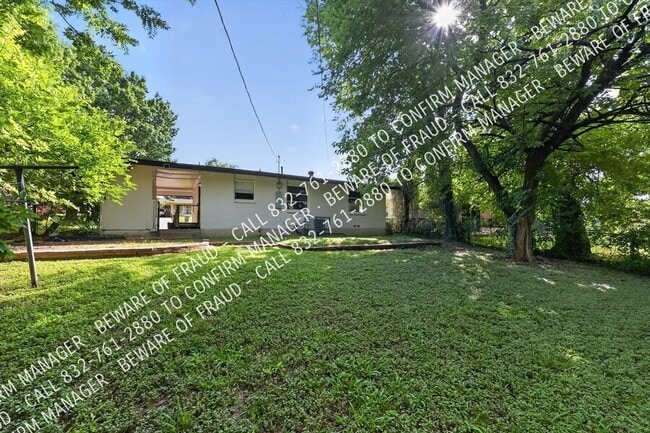 Building Photo - 1214 Adelaide Dr
