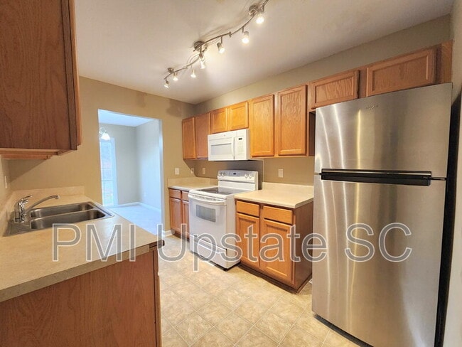 Building Photo - 65 Greensboro Ct