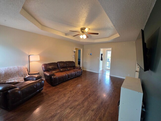 Building Photo - Welcome to Your Dream Retreat!