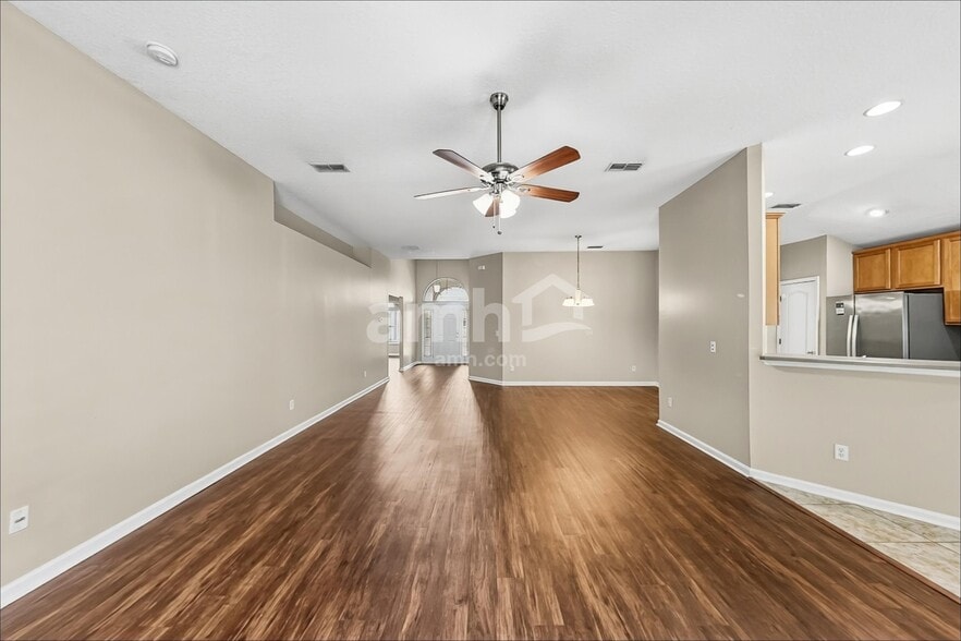Building Photo - 1756 Hollow Glen Dr