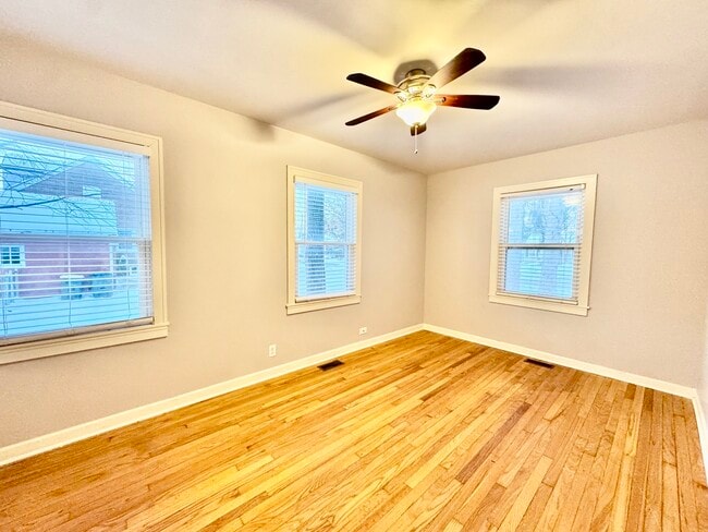 Building Photo - 28W791 Batavia Rd