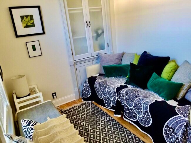 Unit 1 BDRM 2 - 3208 Logan Ave N