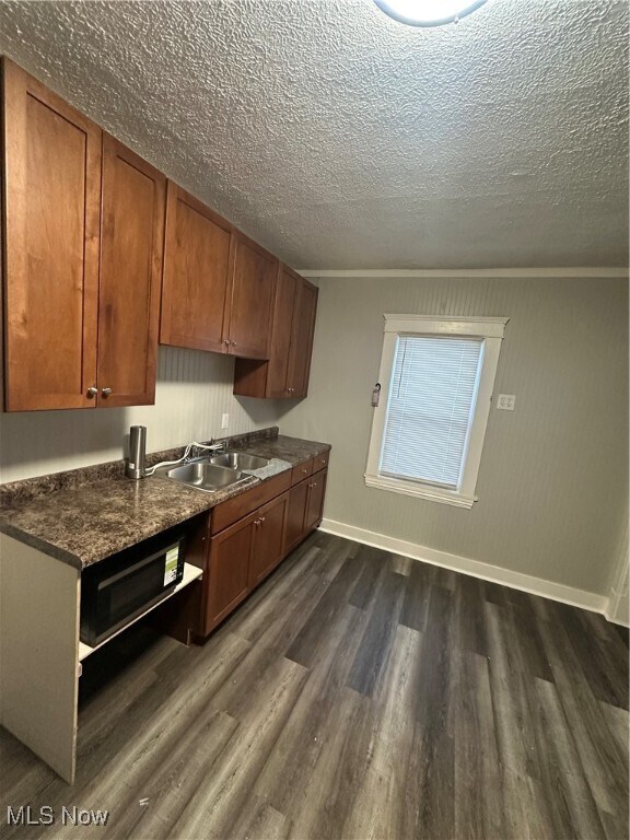 Building Photo - 3301 Tampa Ave