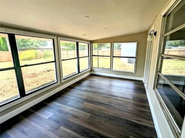 Building Photo - 2507 Coral Way