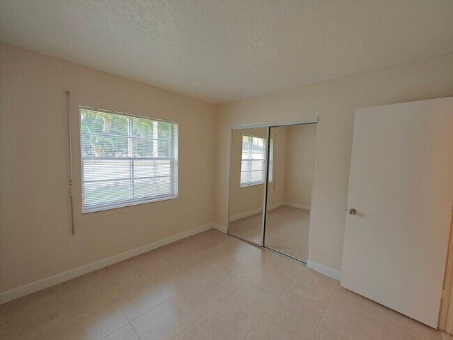 Building Photo - 8750 Royal Palm Blvd