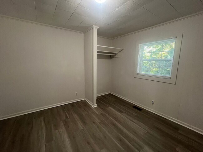 Building Photo - 412/414 Crater St