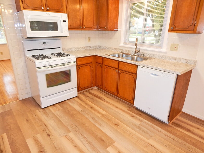 Building Photo - 132 Independence St