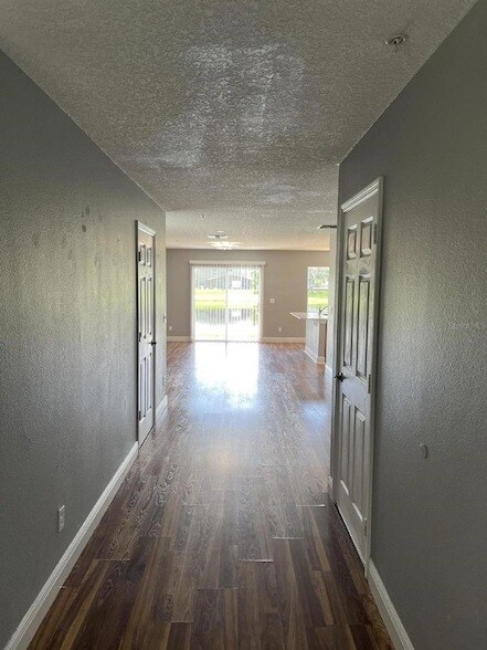 Building Photo - 13500 Applerose Ln