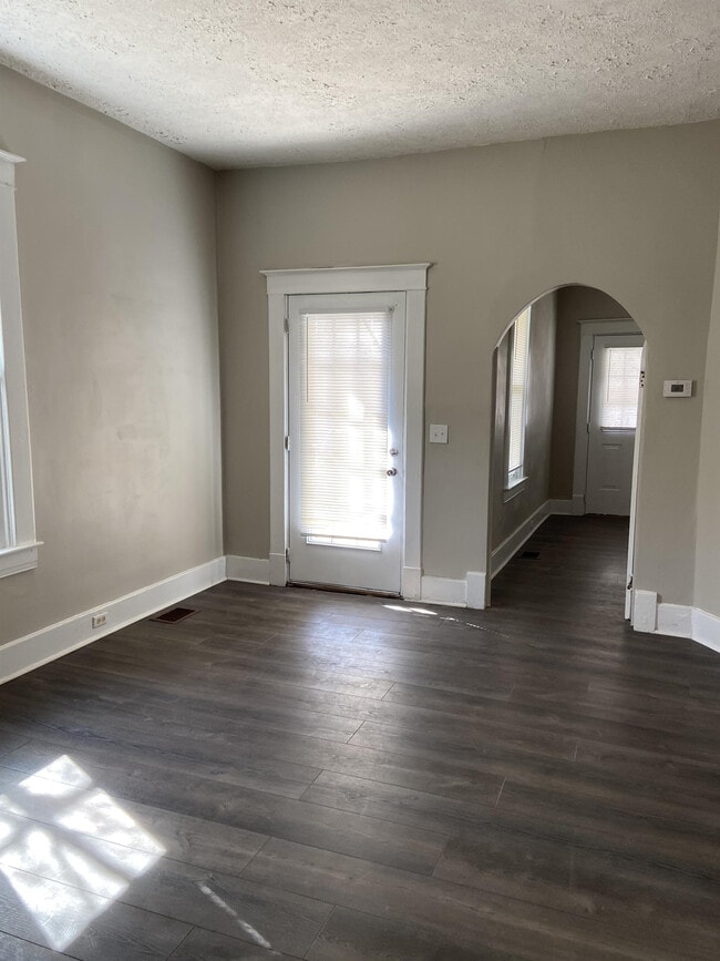 Building Photo - 735 Beechwood Ave