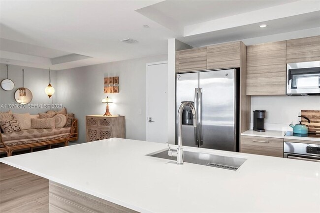 Building Photo - 121 NE 34th St